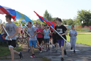В Макарьеве и Мантурове участников эстафеты #МойФлагМояРоссия встречали с караваями